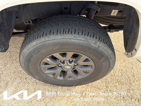 Used 2021 Toyota Tacoma SR5 RWD image 7