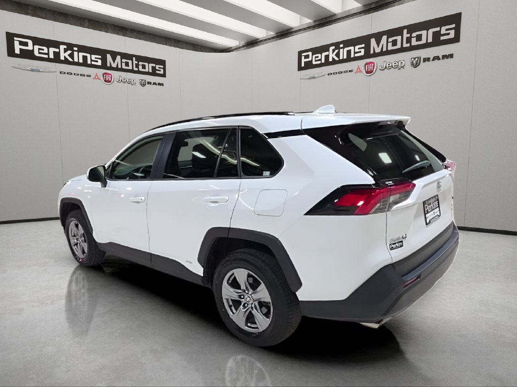 Used 2025 Toyota RAV4 LE AWD/4WD image 3