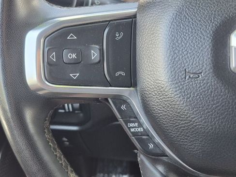 Used 2025 RAM 1500 Laramie AWD/4WD image 12