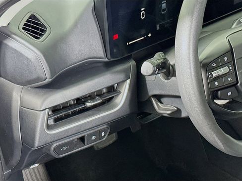 Used 2025 Kia K4 LXS image 17