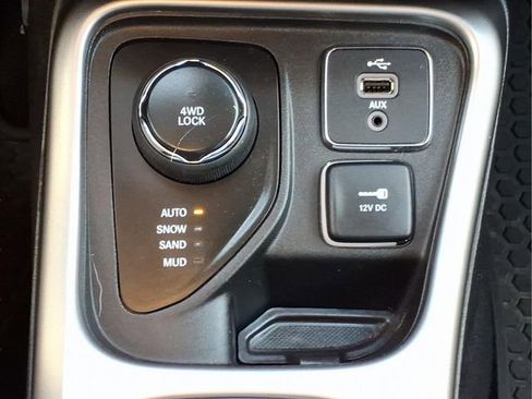 Used 2018 Jeep Compass Latitude w/ Popular Equipment Group image 21