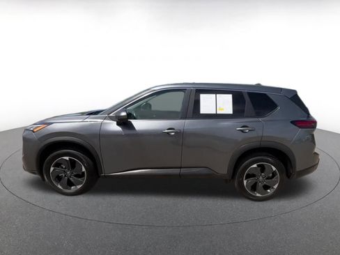 Used 2025 Nissan Rogue SV AWD/4WD image 9
