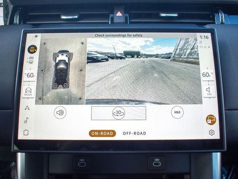 Used 2025 Land Rover Discovery Sport S image 30