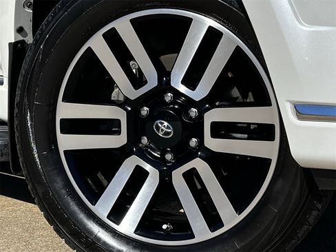 Used 2020 Toyota 4Runner Limited image 28