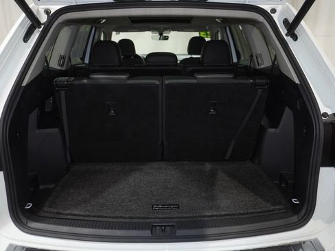 Used 2023 Volkswagen Atlas SE w/ Panoramic Sunroof Package AWD/4WD image 7