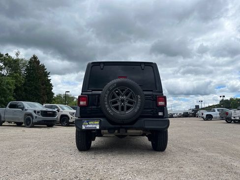 Used 2024 Jeep Wrangler Unlimited Sport AWD/4WD image 11