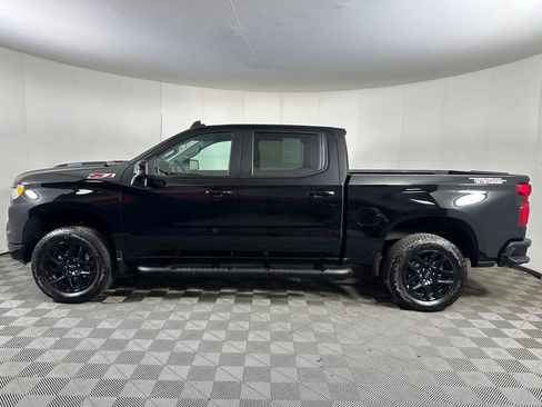 Used 2025 Chevrolet Silverado 1500 LT Trail Boss w/ Convenience Package II AWD/4WD image 2