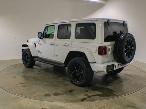 Used 2021 Jeep Wrangler Unlimited Sahara AWD/4WD image 4