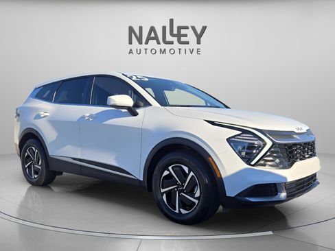 Used 2025 Kia Sportage LX image 7