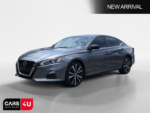 Used 2021 Nissan Altima 2.5 SR w/ SR Premium Package FWD image 3