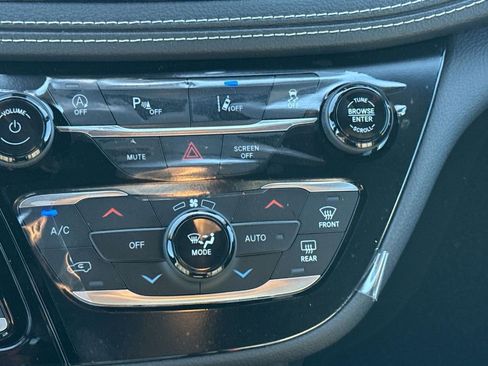 New 2026 Chrysler Pacifica Select FWD image 15