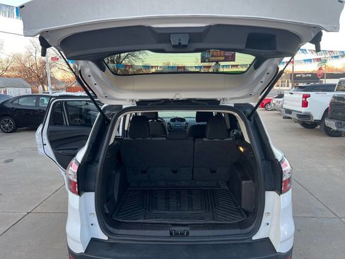 Used 2017 Ford Escape SE image 21