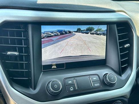 Used 2023 GMC Acadia SLT FWD image 14