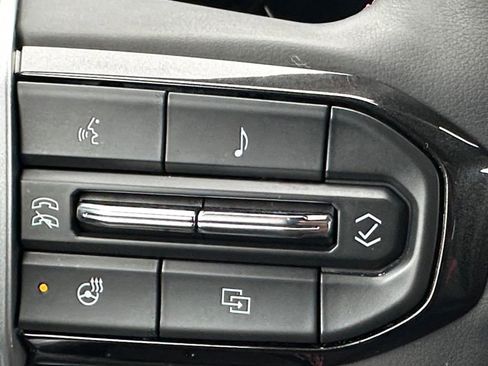 Used 2024 Chevrolet Colorado Z71 w/ Z71 Convenience Package 2 image 20