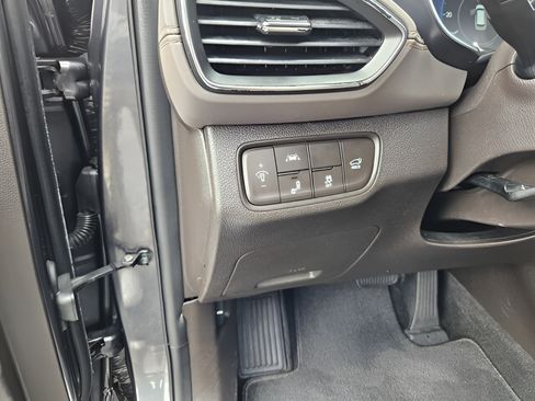 Used 2020 Hyundai Santa Fe Limited FWD image 14