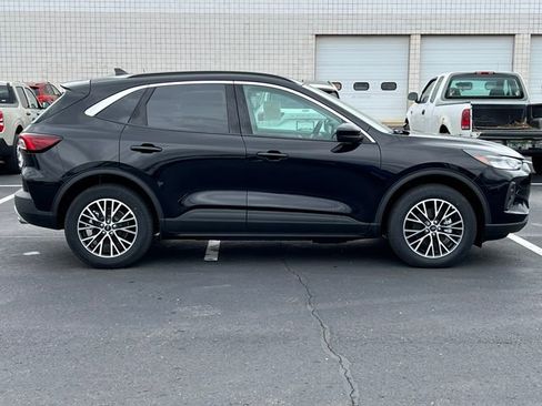 New 2024 Ford Escape SE image 40