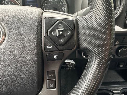 Used 2021 Toyota Tacoma TRD Sport AWD/4WD image 17