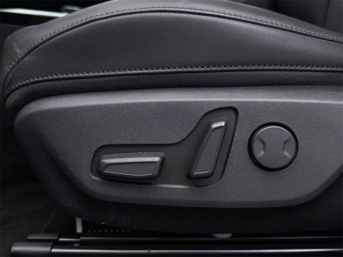 Used 2023 Kia Niro EX image 12