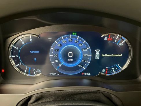 Used 2019 Cadillac Escalade Platinum AWD/4WD image 7