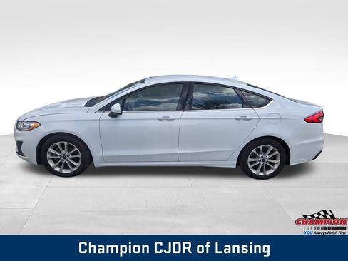 Used 2020 Ford Fusion SE image 3