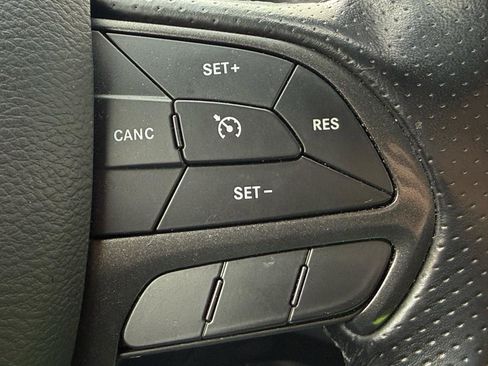 Used 2020 Dodge Durango AWD image 39