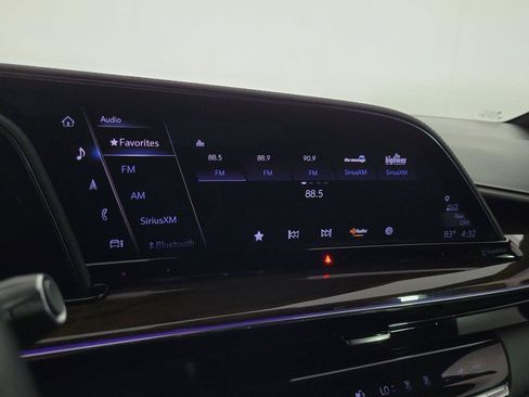 Used 2023 Cadillac Escalade Sport Platinum w/ LPO, ONYX Package AWD/4WD image 28