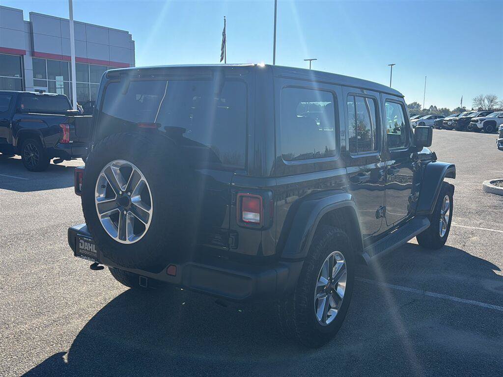 Used 2019 Jeep Wrangler Unlimited Sahara AWD/4WD image 16