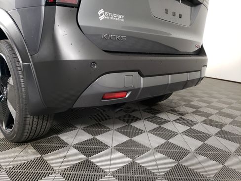 New 2026 Nissan Kicks SR w/ Cold Weather Package image 6