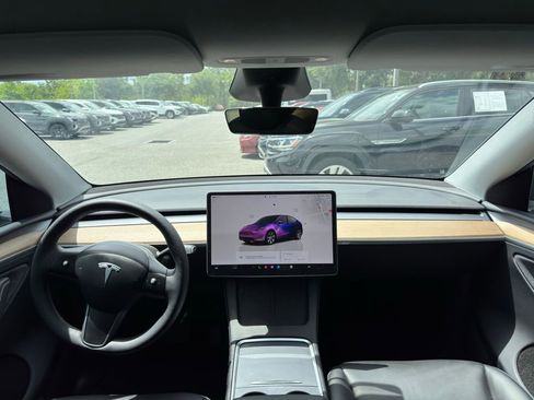 Used 2024 Tesla Model Y Long Range AWD/4WD image 6