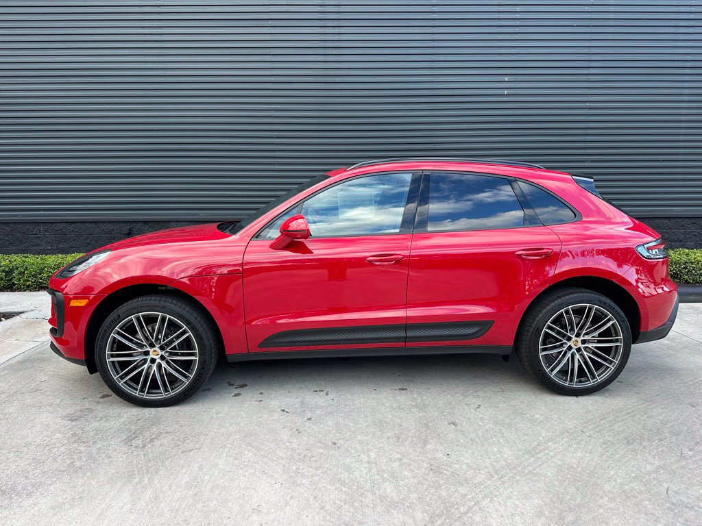 Certified 2026 Porsche Macan AWD/4WD image 2