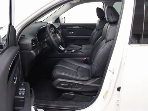 Used 2025 Honda Pilot Touring image 17