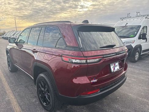 New 2025 Jeep Grand Cherokee Altitude image 5