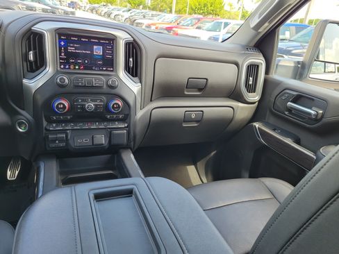 Used 2022 Chevrolet Silverado 2500 LTZ w/ LTZ Plus Package AWD/4WD image 15