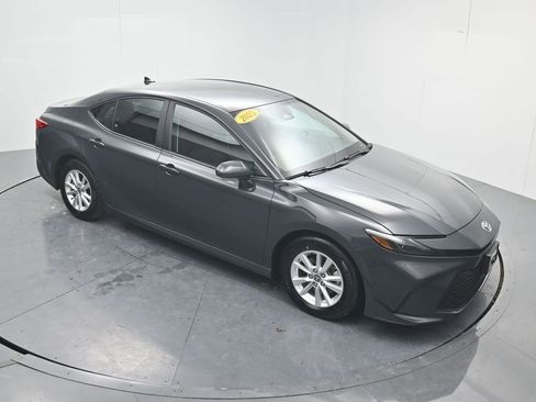 Used 2025 Toyota Camry LE image 41
