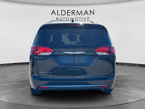 Used 2018 Chrysler Pacifica Touring-L Plus w/ Advanced Safetytec Group FWD image 4