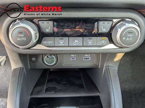 New 2025 Nissan Versa SR w/ Trunk Package image 20