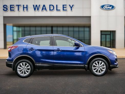 Used 2020 Nissan Rogue Sport SV FWD image 8