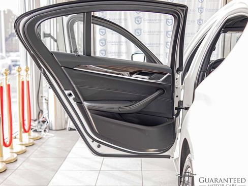 Used 2019 BMW 540i xDrive image 34