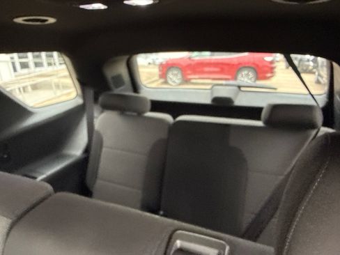 Used 2023 Chevrolet Traverse LT FWD image 13