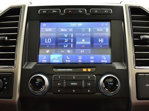 Used 2020 Ford F350 Platinum w/ Tremor Off-Road Package image 34