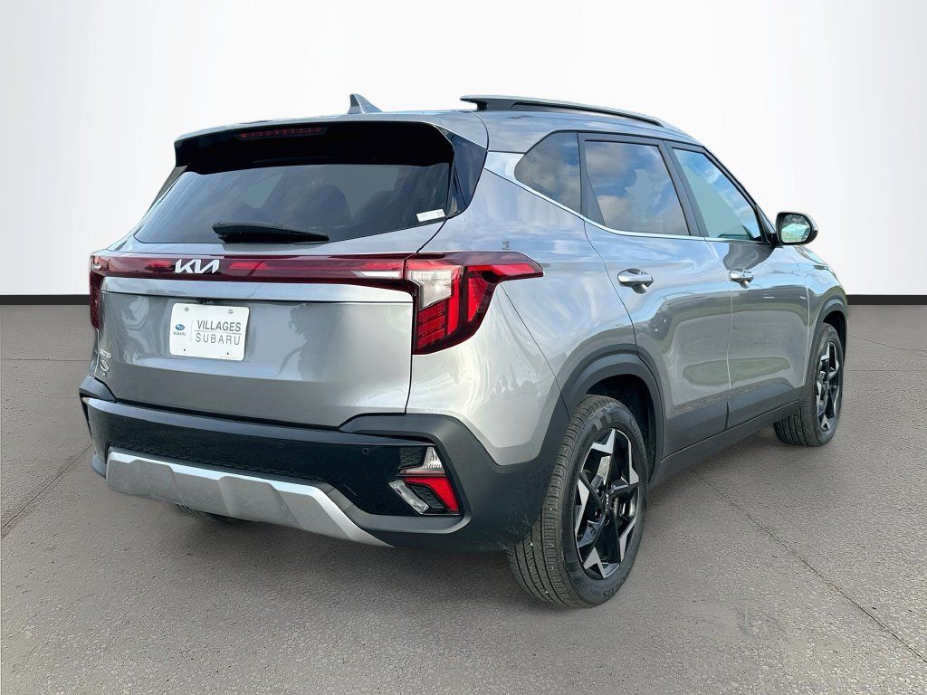 Used 2025 Kia Seltos EX w/ EX Sunroof Package FWD image 7