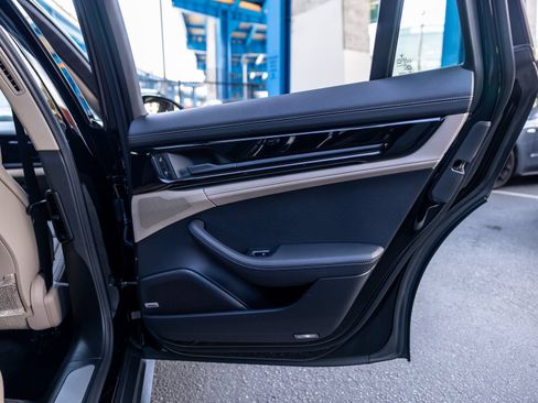 Certified 2025 Porsche Panamera image 45