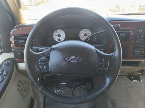 Used 2005 Ford F350 Lariat RWD image 7