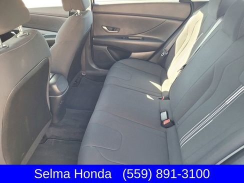 Used 2021 Hyundai Elantra SEL image 8