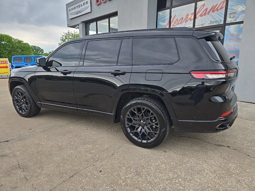 Used 2024 Jeep Grand Cherokee L Summit AWD/4WD image 9