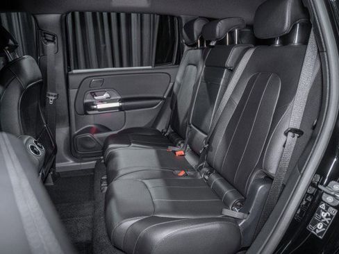 Certified 2025 Mercedes-Benz GLB 250 image 10