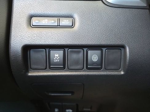 Used 2022 Nissan Murano S AWD/4WD image 11