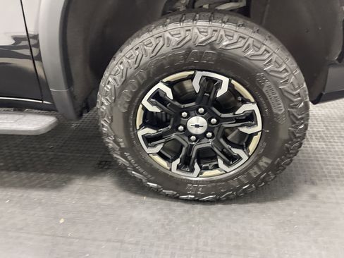 Used 2023 Chevrolet Silverado 1500 ZR2 w/ Technology Package image 27