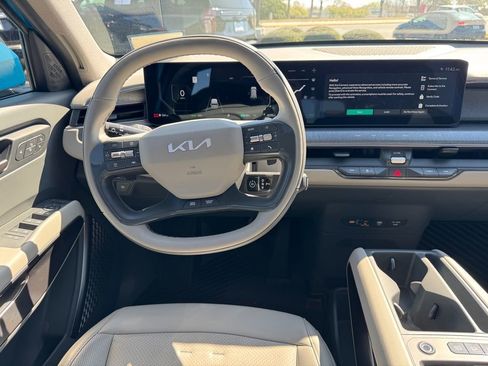 Certified 2026 Kia EV9 Wind image 13