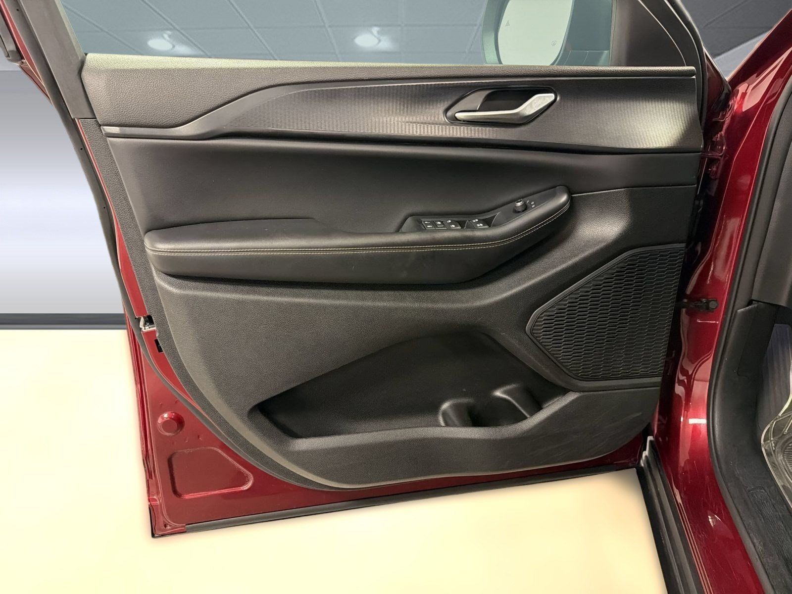 Used 2023 Jeep Grand Cherokee L Laredo RWD image 14